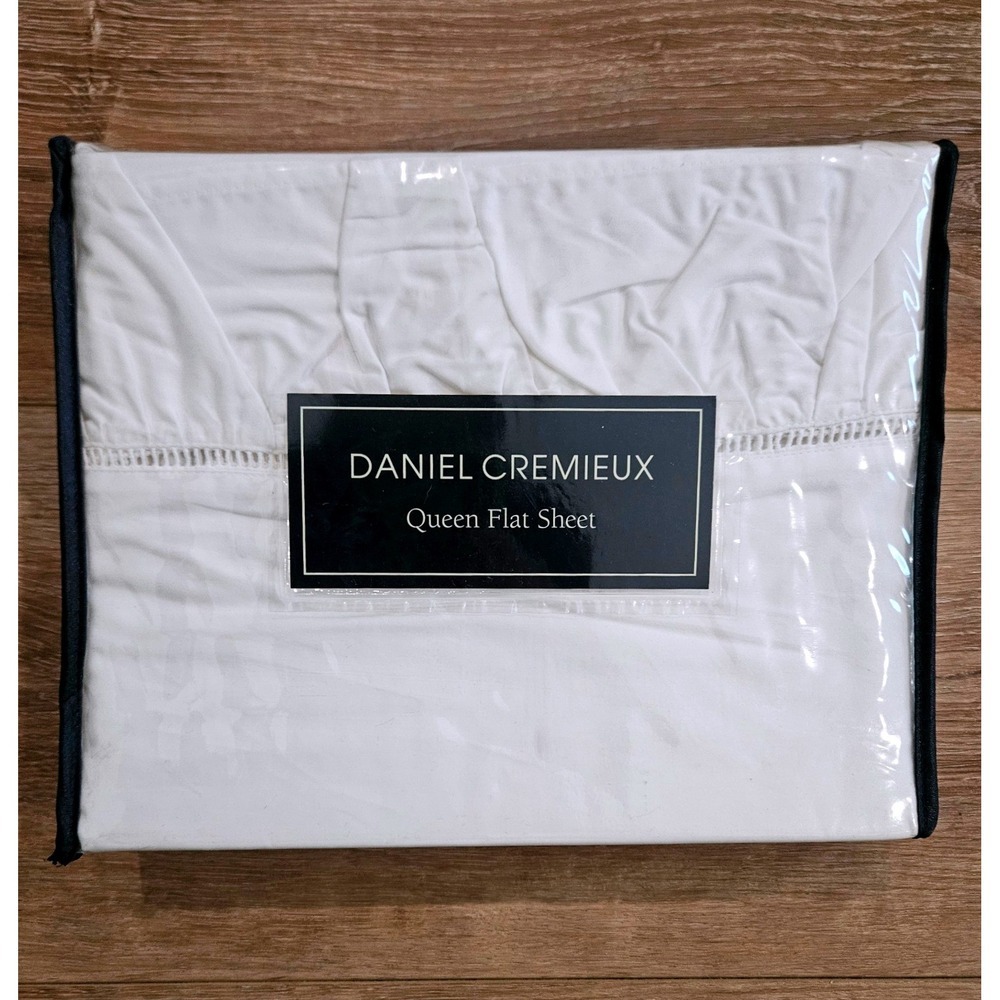 Daniel Cremieux White Queen Flat Sheet (FLAT SHEET ONLY)